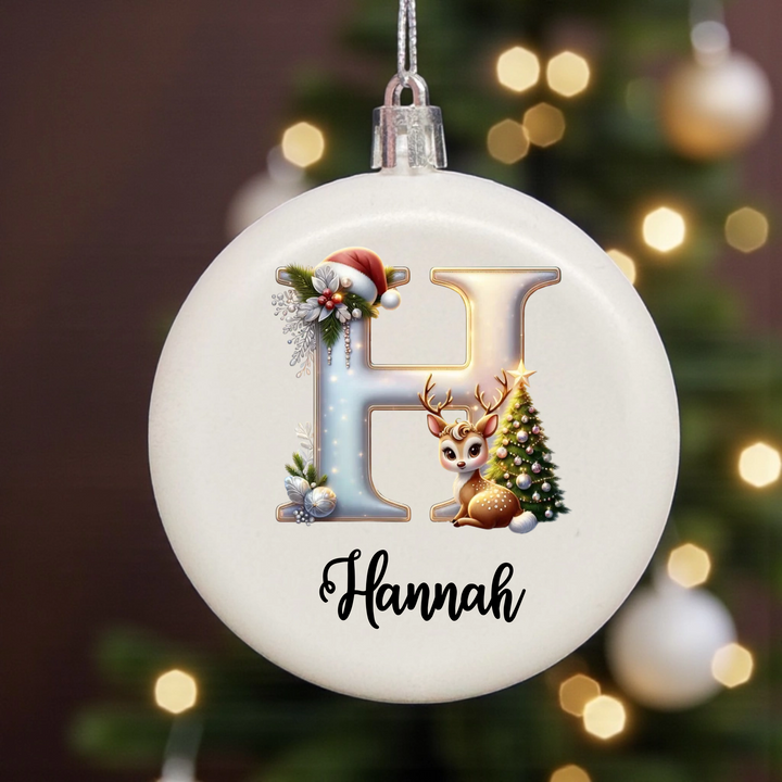 Baumschmuck mit weißem Rentier aus Kunststoff