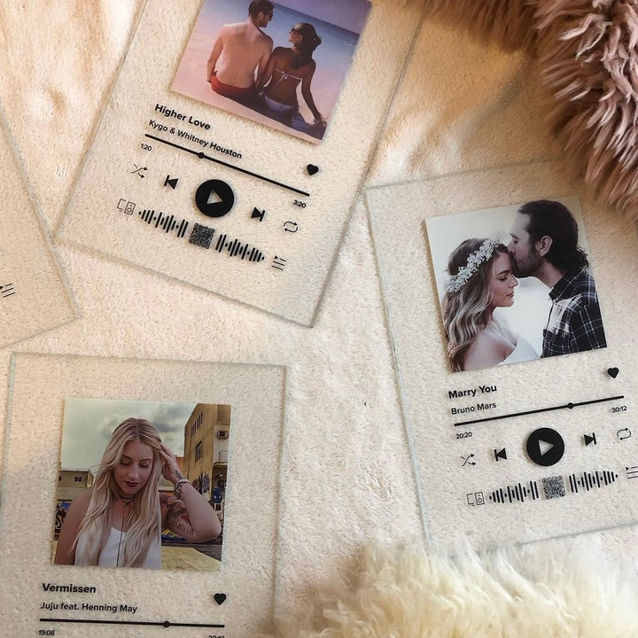 Personalisiertes Spotify Glas mit Acryl Sockel