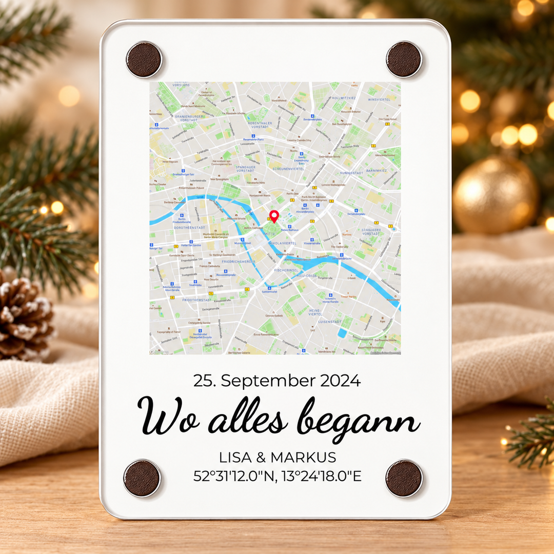 "Wo alles begann" - personalisierte Acryl-Magnete in heller, warmer Weihnachtsszene
