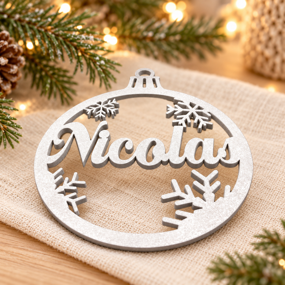 Personalisierter Christbaumschmuck aus Holz