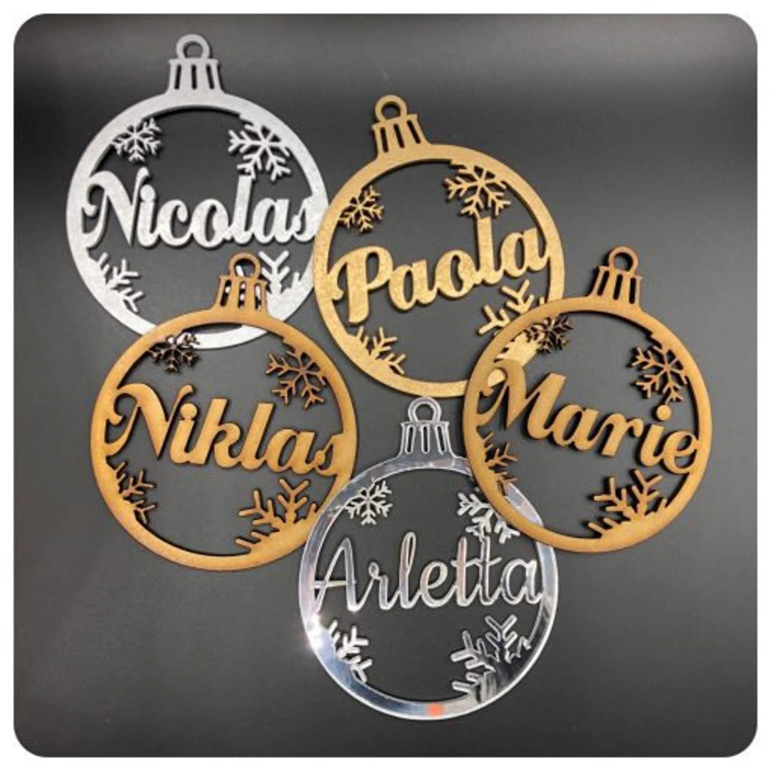 Personalisierter Christbaumschmuck aus Holz
