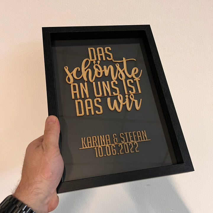 Personalisierter 3D Schriftzug aus Holz im Bilderrahmen