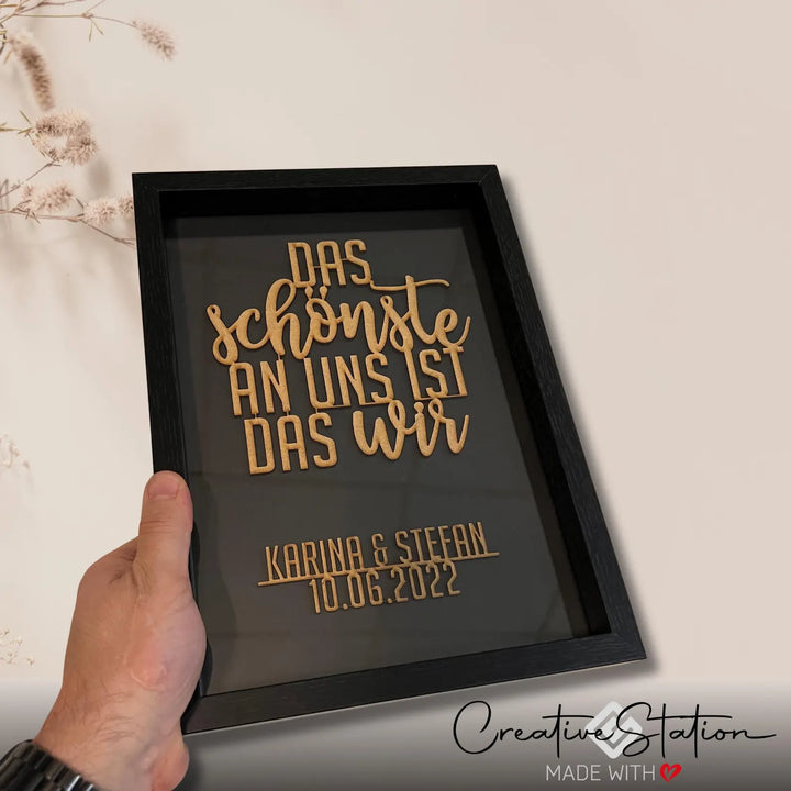 Personalisierter 3D Schriftzug aus Holz im Bilderrahmen